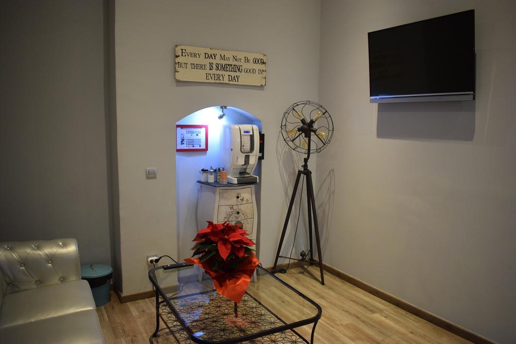 Camera Matrimoniale Budget con Bagno in Comune